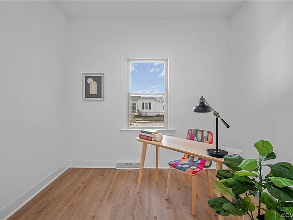 5th image of 403 N 5th Ave