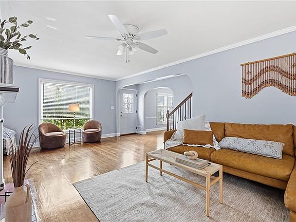5th image of 8004 Holmes Rd