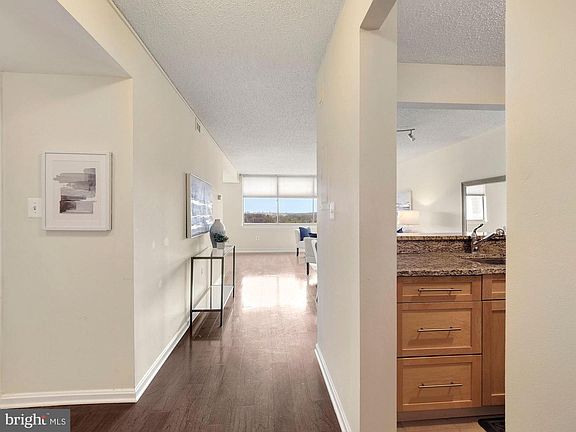 2nd image of 10101 Grosvenor Pl APT 2017