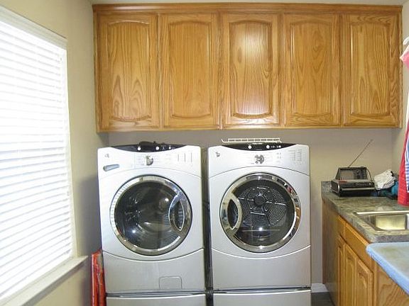 2nd image of 1711 Saint Andrews Dr
