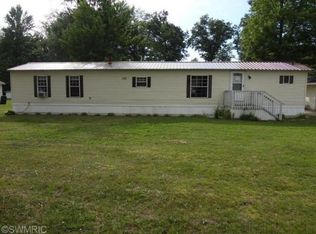 1806 W Echo Dr, White Cloud, MI 49349