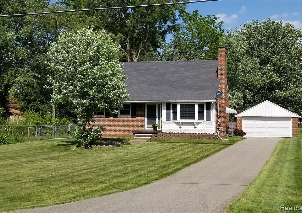 1st image of 1478 N Packard Ave