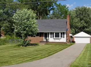 1478 N Packard Ave, Burton, MI 48509