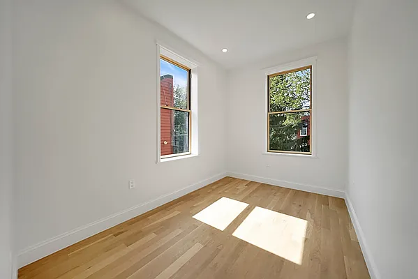 Rented by Compass | media 18