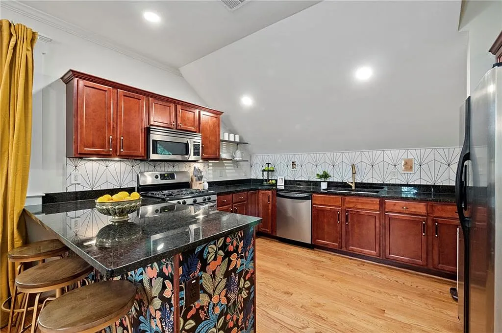 2 bed, 1.0 bath, 750 sqft, $3,200 — Photo 4