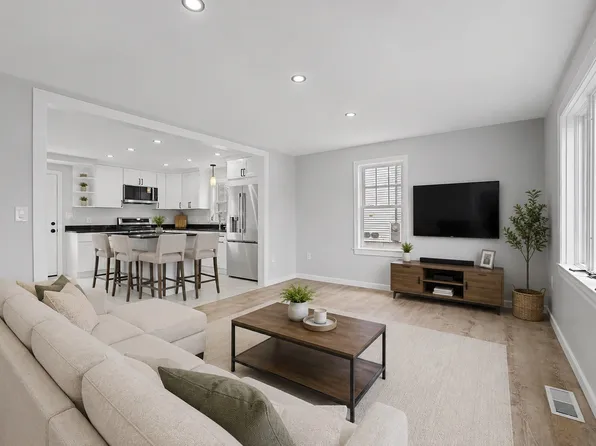 298 King St, Fall River, MA 02724