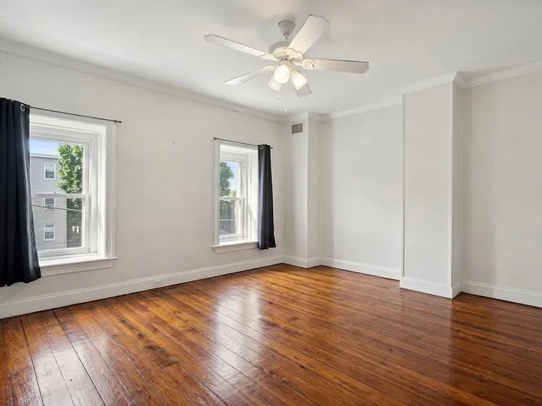 188 Markle St — Photo 10