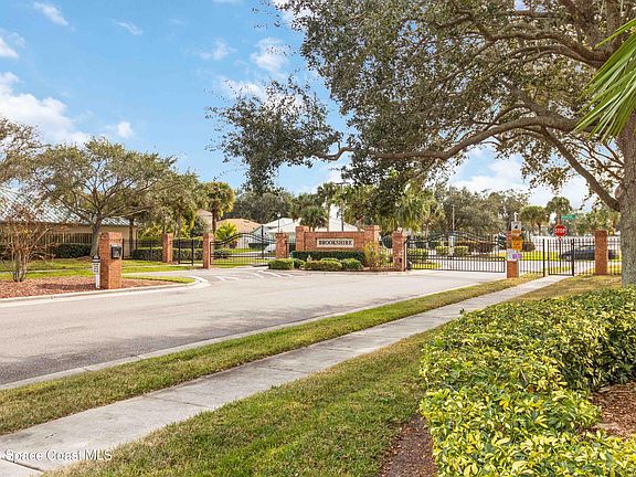 3rd image of 2161 Brookshire Cir