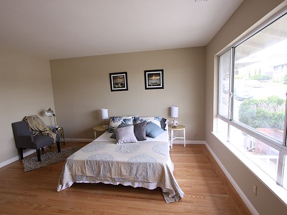 5th image of 230 Merced Dr