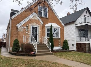 5917 W Roscoe St, Chicago, IL 60634