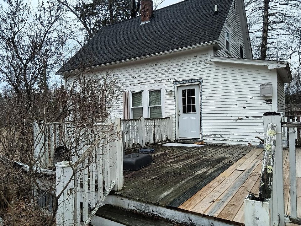 2nd image of 473 franklin Pierce Highway