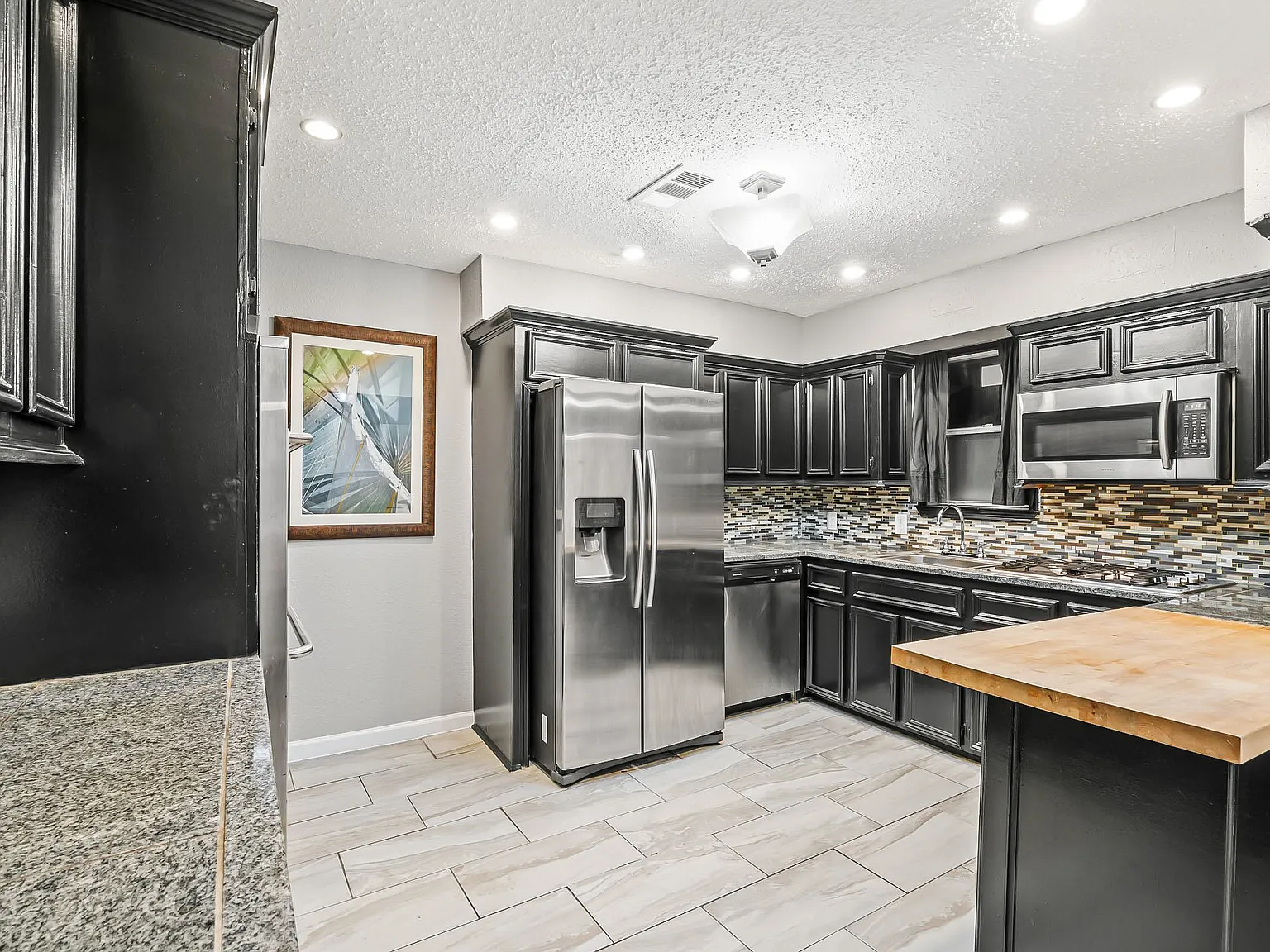 4 bed, 4.0 bath, 3506 sqft, $680 — Photo 4