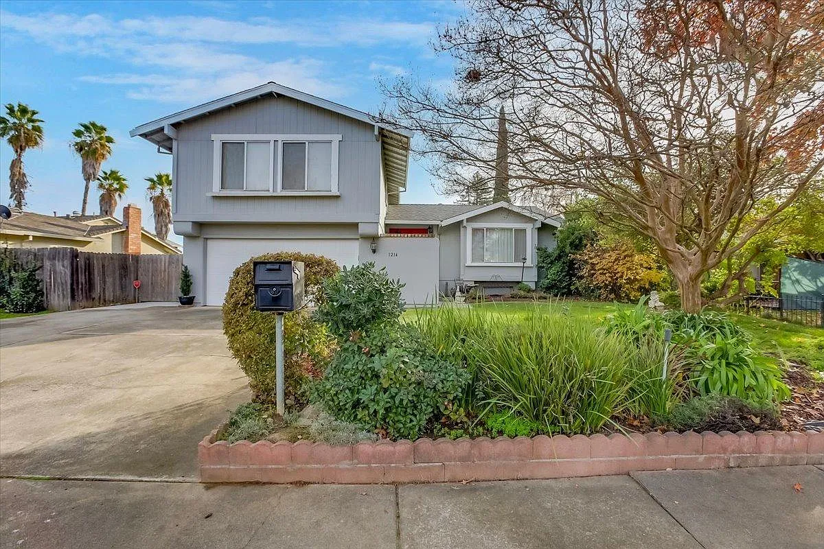 1214 Nadene Dr photo 1
