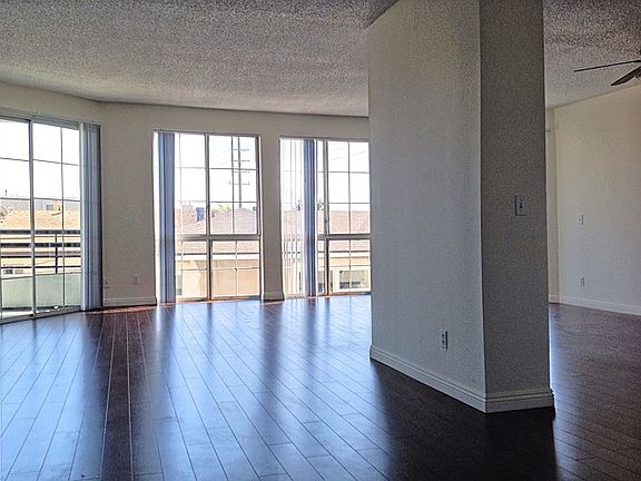 3rd image of 4320 S Centinela Ave APT 202