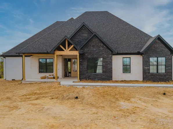 516 Mizzenmast Ct, Berea, KY 40403