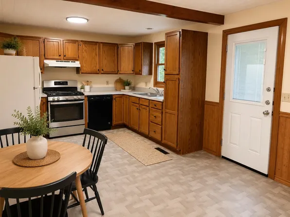 13 2nd Street, Kingston, NH 03848