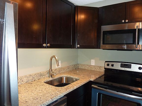 2nd image of 510 14th St APT 207