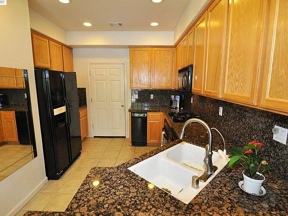 2nd image of 6385 Sussex Ct