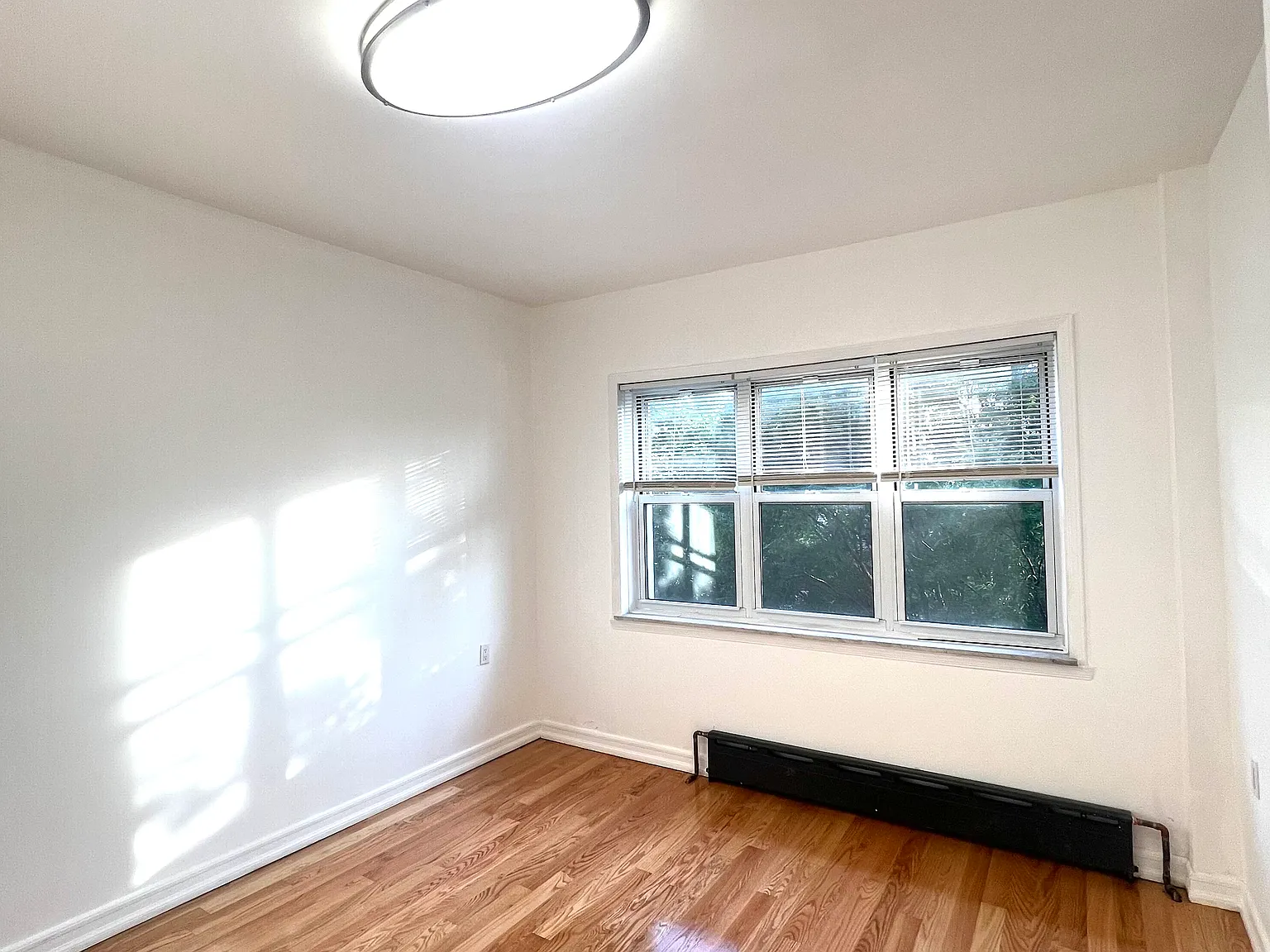 3 bed, 1100 sqft, $3,200 — Photo 4