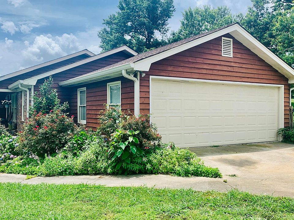 2nd image of 307 Casey Ln