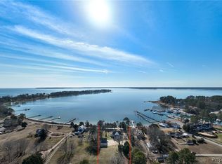 78 Ruarks Ln, Deltaville, VA 23043