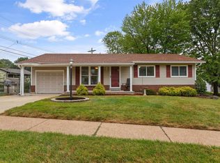 411 Rockview Dr, Saint Louis, MO 63129