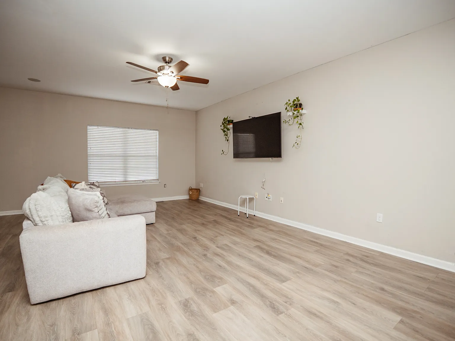 150 Creve Core Drive - 1 — Photo 2