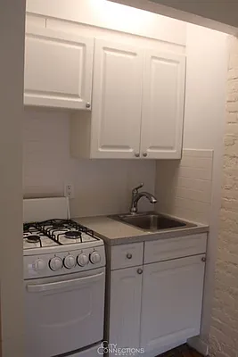 Rented by City Connections Realty | media 9