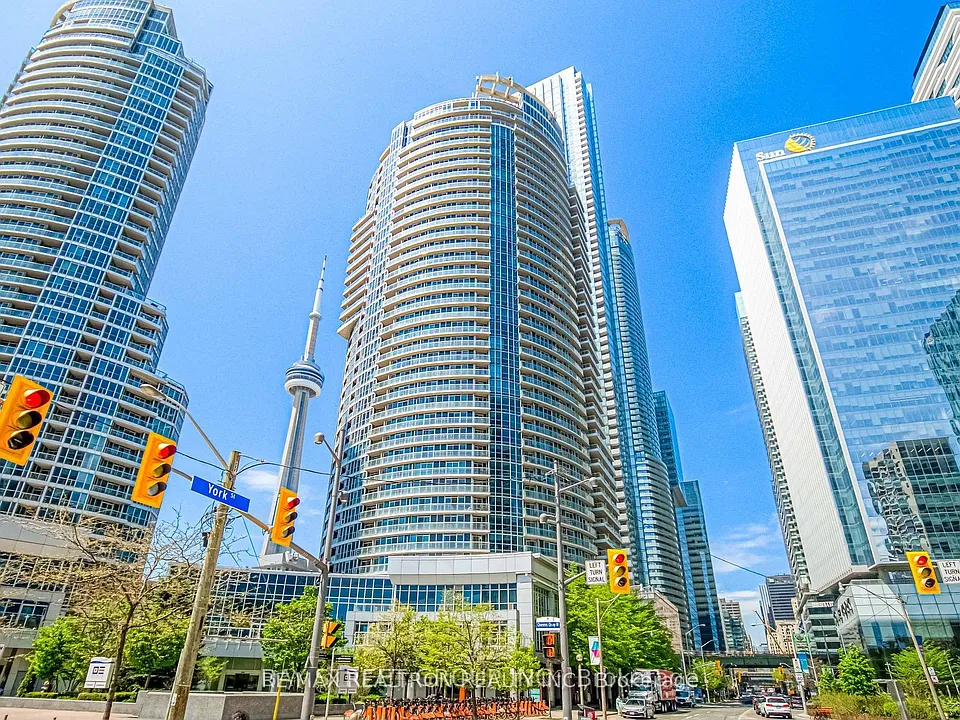 8 York St #2301