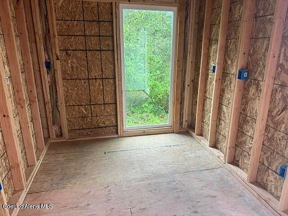 3rd image of 833 Willow Loop Rd