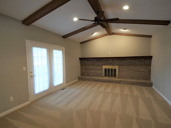 2nd image of 6916 Dovehill Ln