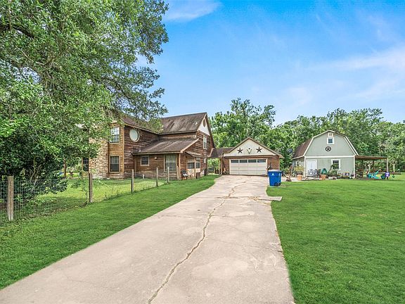 2nd image of 154 Pin Oak Dr