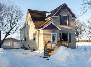 718 Park Ave NW, Willmar, MN 56201