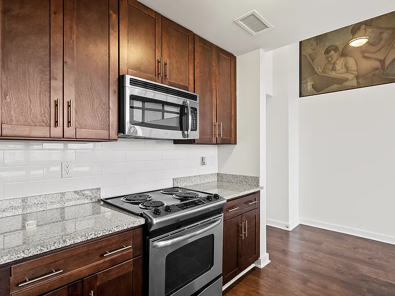 101 S Ellwood Ave — Photo 32
