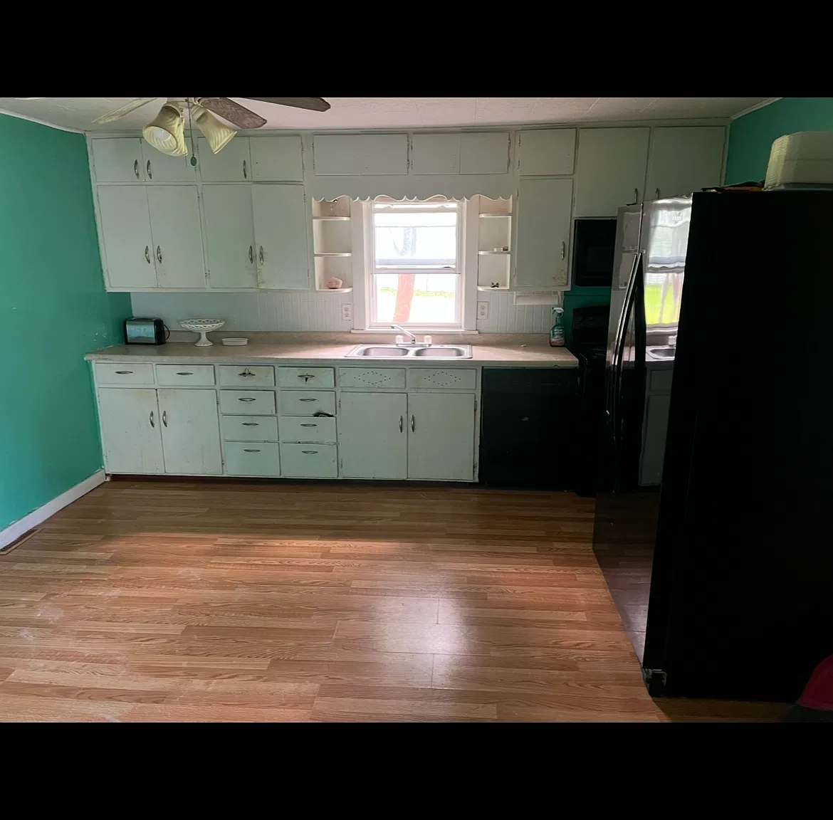 3 bed, 1.5 bath, 1050 sqft, $1,600 — Photo 4