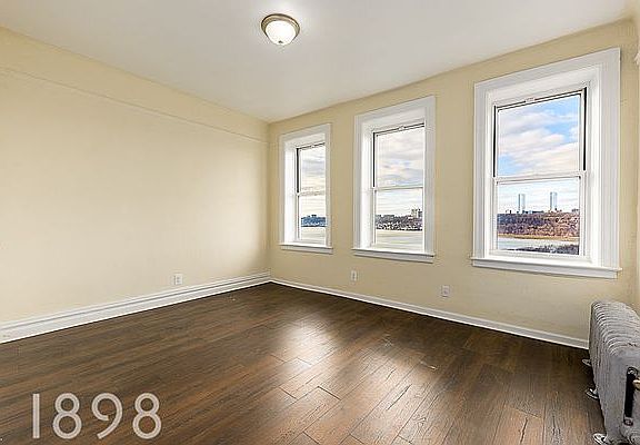 4th image of 217 Haven Ave #5B2