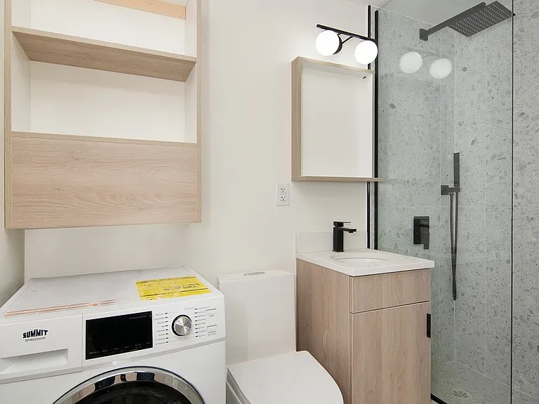 227 W 20th St #5D — Photo 4