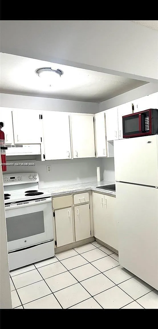 New World Condo Apts Iv — Photo 4
