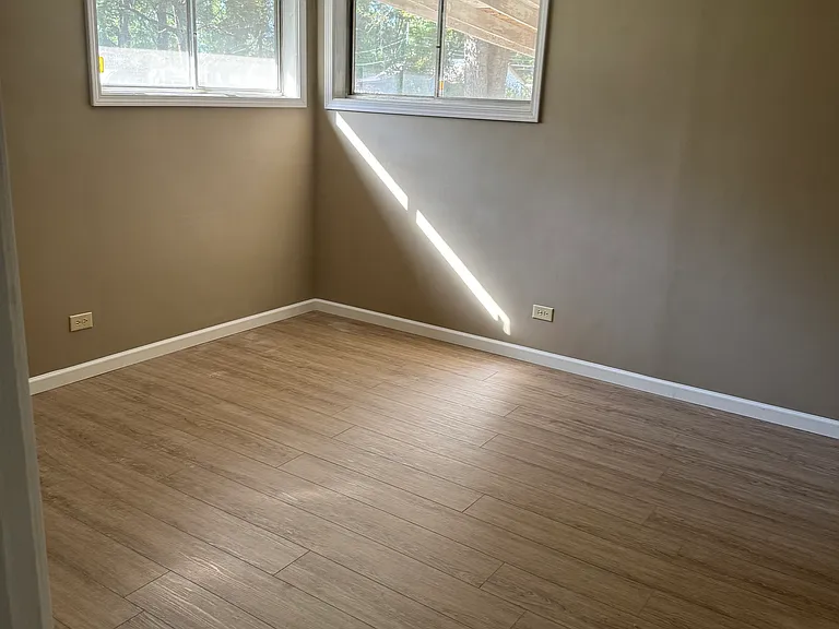 125 Hurt Ave W — Photo 12