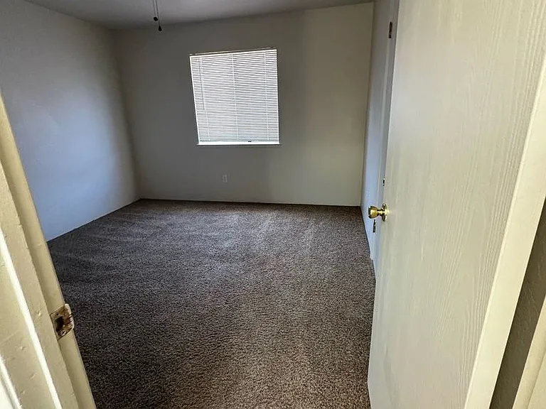 3 Klondike — Photo 12