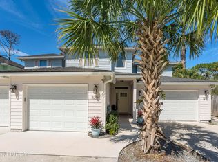 125 Donner Rd, Atlantic Beach, FL 32233