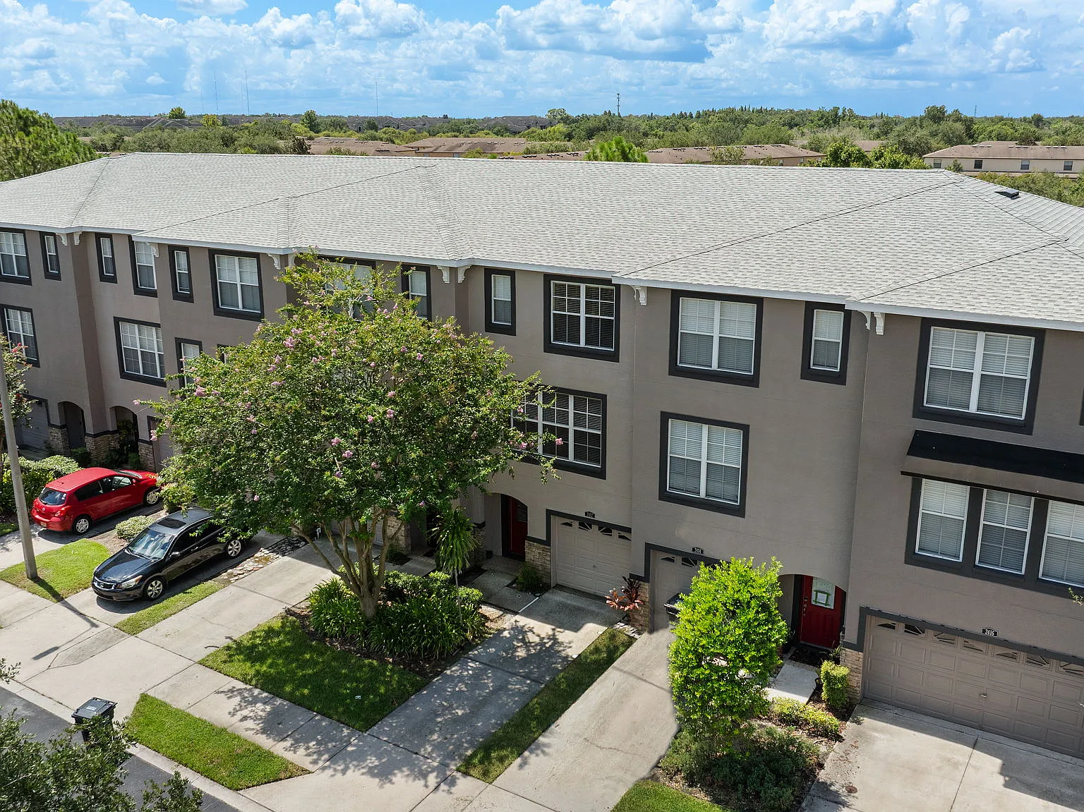 3-Bed, 3.5-Bath End-Unit Townhome In Gated Brandon Community — Photo 4