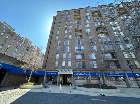 44 Washington St APT 611, Brookline, MA 02445