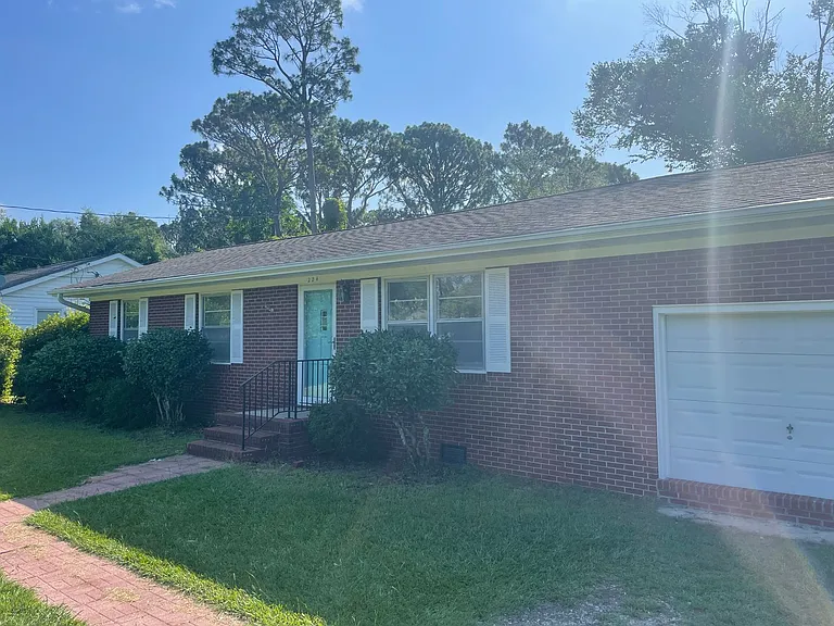 224 Wood Dale Dr — Photo 1