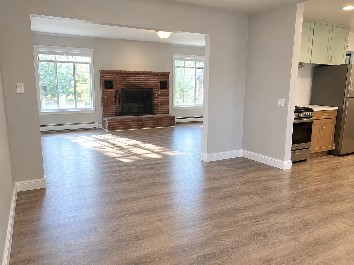 2 bed, 1.5 bath, 1100 sqft, $2,295 — Photo 2