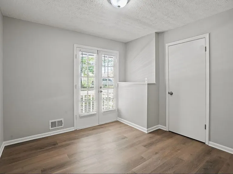 703 Navaho Ct — Photo 17