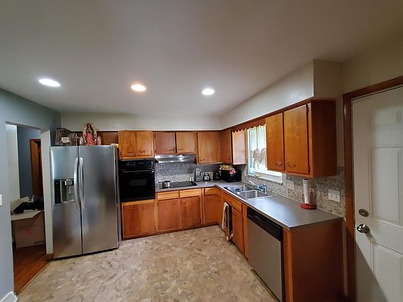 2nd image of 4682 Julian Dr