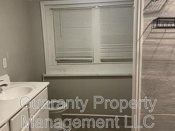 3rd image of 1512 Rose St