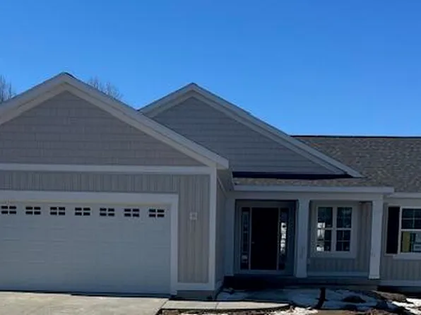 691 Elstar Dr NE, Rockford, MI 49341