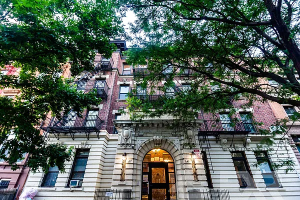 Rented by EXR | media 17